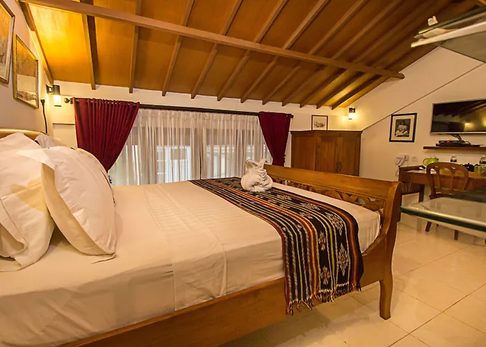 Manzelejepun & Pavilion Hotel 4*