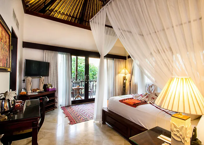 Manzelejepun & Pavilion 4* Санур