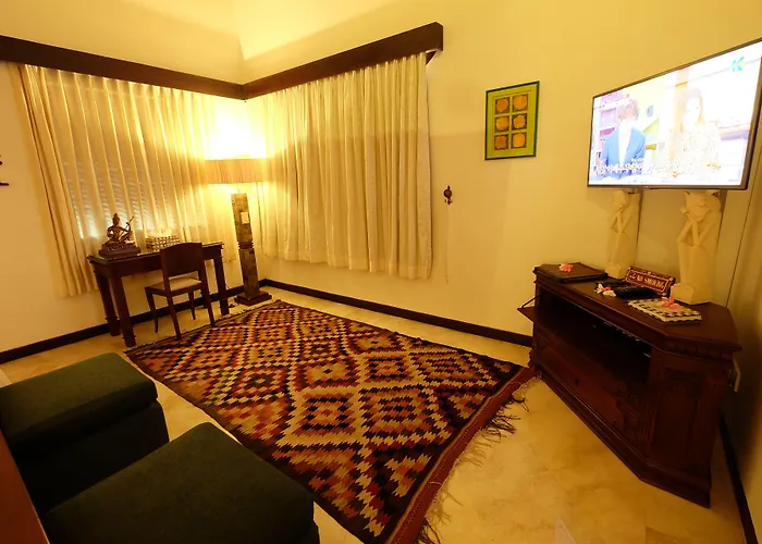 Manzelejepun & Pavilion 4* سانور