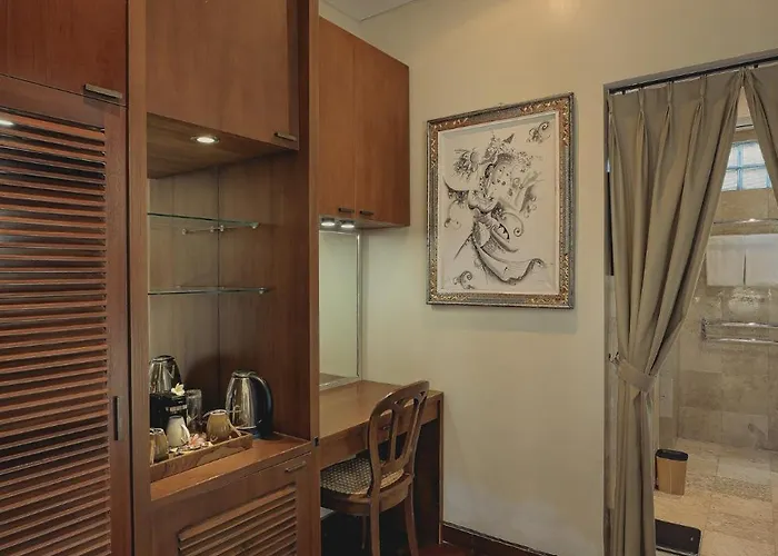 Manzelejepun & Pavilion 4* سانور